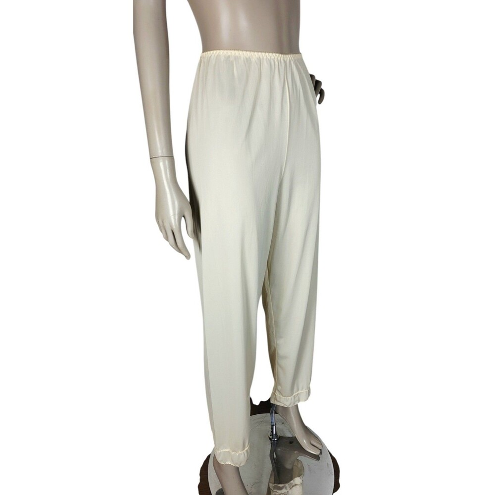 Vintage 60s Wonder Maid Beige 100% Antron Nylon Non-Cling Slip Pants Size Medium